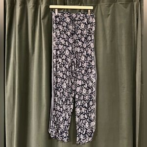 Floral print flowy pants | American Eagle